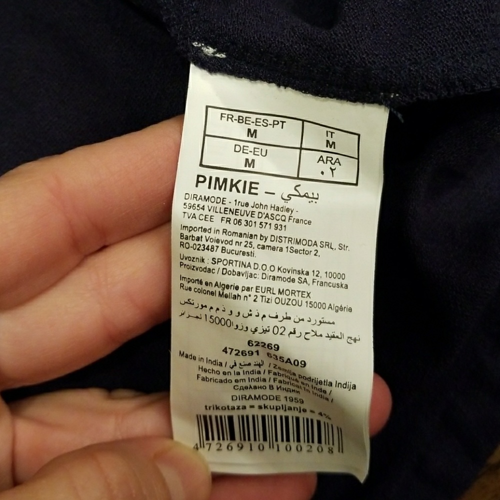 3/$25☆☆☆ Loose fit T with embroidered detail-M - Picture 3 of 4